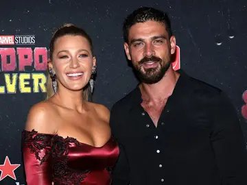 Blake Lively y Michele Morrone Blake Lively y Michele Morrone