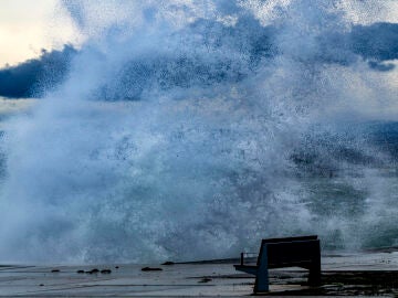 Vista del estado del estado de la mar este domingo en Santander