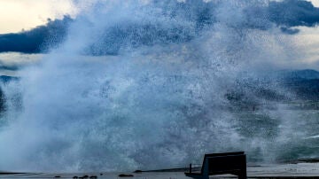 Vista del estado del estado de la mar este domingo en Santander