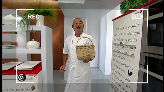 Así fue la primera emisión de Karlos Arguiñano en Antena 3 ¡en horario de tarde! Así fue la primera emisión de Karlos Arguiñano en Antena 3 ¡en horario de tarde!