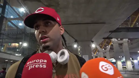 Yulen Pereira atendiendo a la prensa Yulen Pereira atendiendo a la prensa