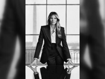 Foto oficial primera dama Melania Trump 2025