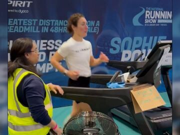 Sophie power, en pleno reto sobre la cinta de correr