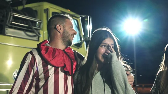 ¡Menudo susto! Joaquín se disfraza de payaso para ayudar a Salma a superar su mayor miedo ¡Menudo susto! Joaquín se disfraza de payaso para ayudar a Salma a superar su mayor miedo