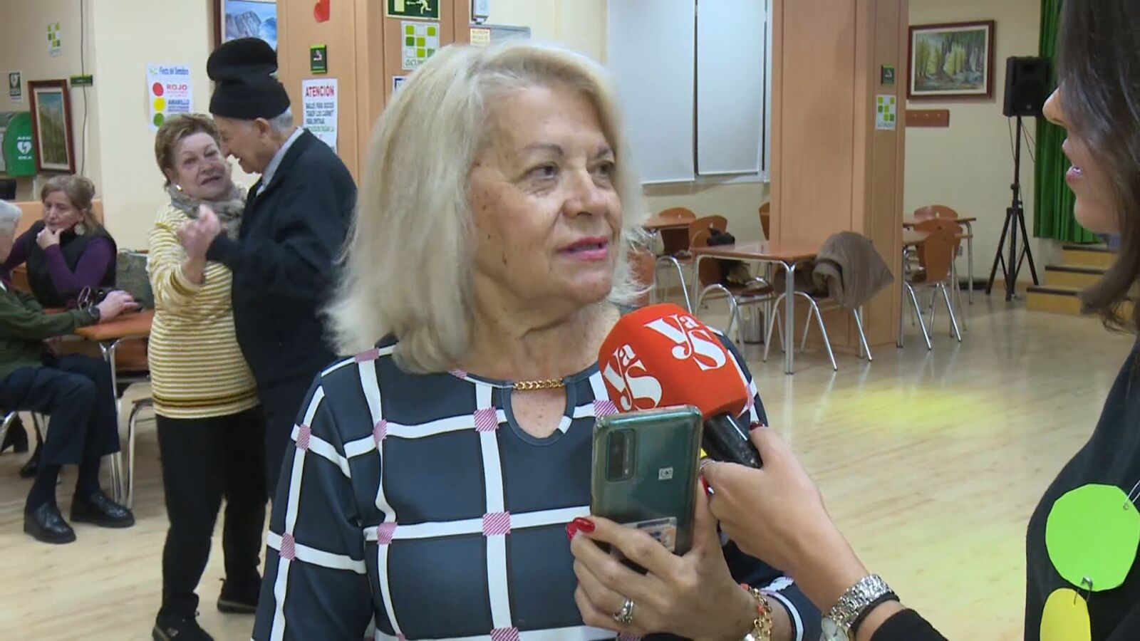 Una residencia imparte un taller para aprender a ligar a los 70: 