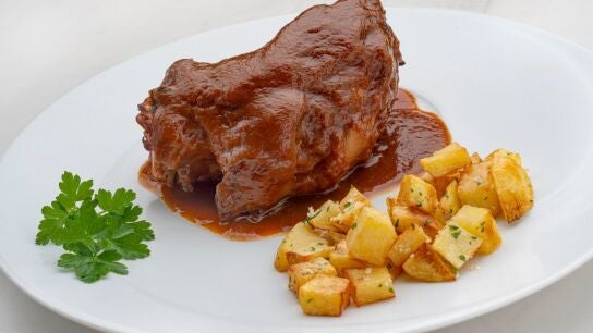 Receta de manita de cerdo asada con patatas fritas, de Argui&ntilde;ano: "Para los amantes de la casquer&iacute;a"