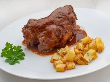 Receta de manita de cerdo asada con patatas fritas, de Argui&ntilde;ano: "Para los amantes de la casquer&iacute;a"
