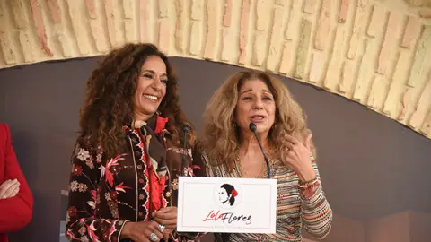 Rosario y Lolita Flores en el último homenaje a su madre, Lola Flores Rosario y Lolita Flores en el último homenaje a su madre, Lola Flores