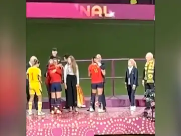 El beso se produjo durante la final del Mundial de Fútbol femenino en Australia El beso se produjo durante la final del Mundial de Fútbol femenino en Australia