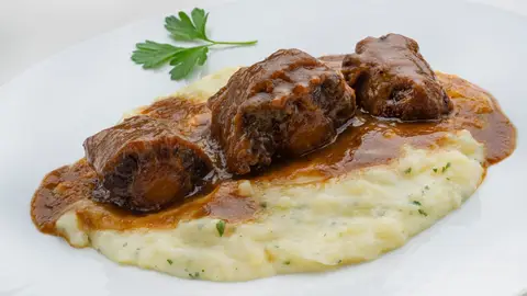 Arguiñano, sobre el rabo de toro con cerveza negra: "¡Vamos con un plato espectacular!" Arguiñano, sobre el rabo de toro con cerveza negra: "¡Vamos con un plato espectacular!"