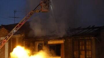 Edificio en llamas en Basauri