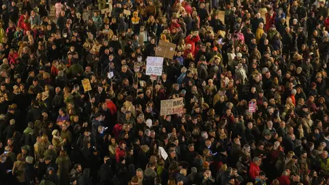 Imagen de la cuarta manifestación para reclamar la dimisión del presidente de la Generalitat, Carlos Mazón. Imagen de la cuarta manifestación para reclamar la dimisión del presidente de la Generalitat, Carlos Mazón.