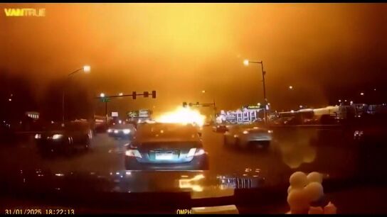 Momento en el que un avi&oacute;n se estrella en Filadelfia