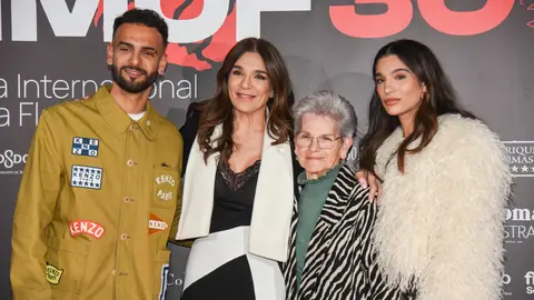 Manuel Cortés, Raquel Bollo, su madre, y Alma Cortés Manuel Cortés, Raquel Bollo, su madre, y Alma Cortés