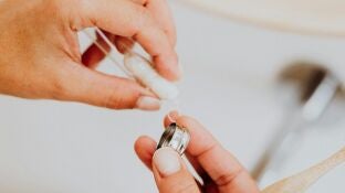 El uso del hilo dental podr&iacute;a reducir el riesgo de sufrir un ictus
