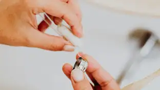El uso del hilo dental podría reducir el riesgo de sufrir un ictus El uso del hilo dental podría reducir el riesgo de sufrir un ictus