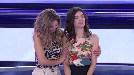 Raquel y Estefan&iacute;a, concursantes de Atrapa un mill&oacute;n