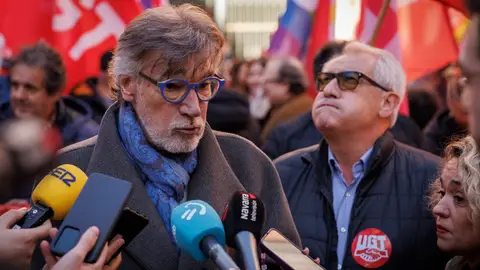 sindicatos se movilizan en toda España contra la derogación del decreto “ómnibus” sindicatos se movilizan en toda España contra la derogación del decreto “ómnibus”