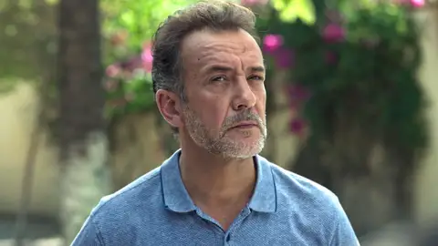 "Tienes que confiar en mí": Vicente Aguilar y el juez Romero comienzan a colaborar en el próximo capítulo de Honor "Tienes que confiar en mí": Vicente Aguilar y el juez Romero comienzan a colaborar en el próximo capítulo de Honor