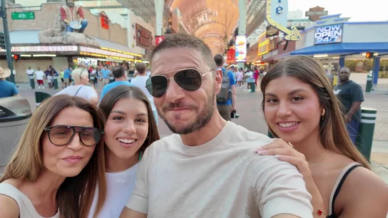 “En esta ciudad vais a poder cumplir uno de vuestros deseos”: Los Sánchez Saborido llegan a Las Vegas “En esta ciudad vais a poder cumplir uno de vuestros deseos”: Los Sánchez Saborido llegan a Las Vegas