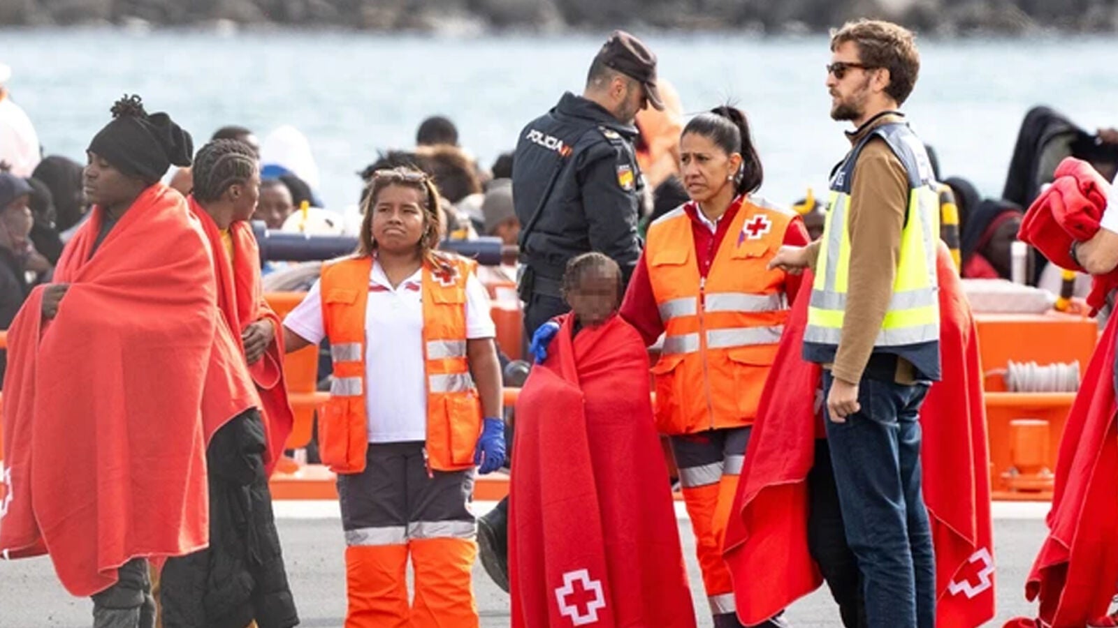 El PP rechazará el reparto de menores migrantes sin Cataluña y País Vasco, pero el Gobierno niega su exclusión