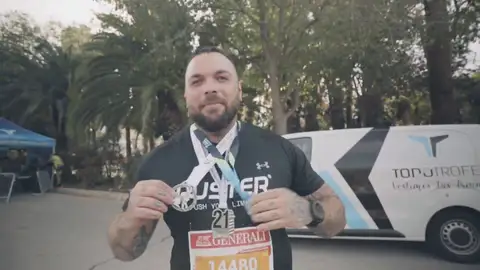 Mario Mairena, Campeón de Levantamiento de Peso Mario Mairena, Campeón de Levantamiento de Peso