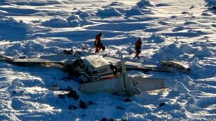 Al menos tres muertos en un accidente a&eacute;reo en Alaska (EEUU) tras hallar estrellado el avi&oacute;n desaparecido
