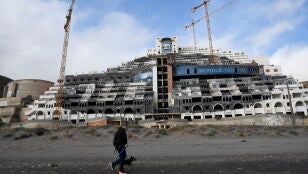 El hotel de El Algarrobico en Carboneras (Almer&iacute;a)
