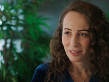 &ldquo;&iquest;Qui&eacute;n es esta se&ntilde;ora?&rdquo;: Kazim no puede dejar de fijarse en Esme, &iexcl;qu&eacute; transformaci&oacute;n!