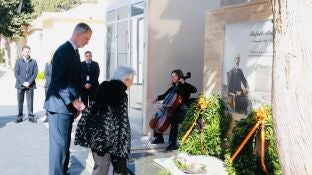 Felipe VI asiste a la inhumaci&oacute;n de los restos de Rafael Altamira en El Campello