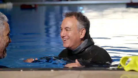 El Cordobés y Roberto Brasero comparten su preparación para el desafío: “Nunca he aguantado la respiración debajo del agua” El Cordobés y Roberto Brasero comparten su preparación para el desafío: “Nunca he aguantado la respiración debajo del agua”