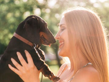 Mujer y su perro