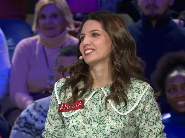 Jorge Fernández presenta a Amalia como "una veterana" de La ruleta: "Y ahora voy a soltar un bombazo" Jorge Fernández presenta a Amalia como "una veterana" de La ruleta: "Y ahora voy a soltar un bombazo"