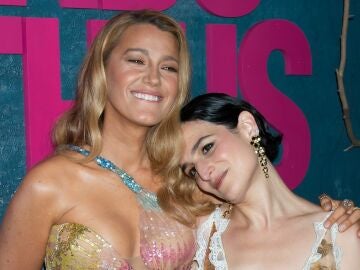 Blake Lively y Jenny Slate en la premiere de It Ends With Us