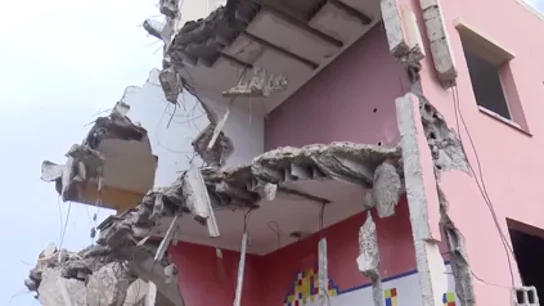Un grupo de inmigrantes okupa un edificio en ruinas y con peligro de derrumbe en Arucas, Gran Canaria Un grupo de inmigrantes okupa un edificio en ruinas y con peligro de derrumbe en Arucas, Gran Canaria