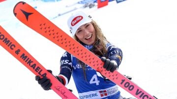 Mikaela Shiffrin hace historia en Sestriere, Italia