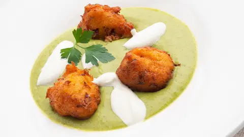 Puré de brócoli con fritos de calabaza Puré de brócoli con fritos de calabaza