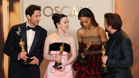 Mikey Madison, Adrien Brody, Zoe Saldana y Kieran Culkin tras ganar en los Oscar 2025