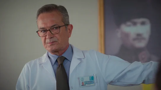 Avance de Renacer: el doctor Reha les exige la dimisión a Timur y Rengin tras ver las grabaciones Avance de Renacer: el doctor Reha les exige la dimisión a Timur y Rengin tras ver las grabaciones