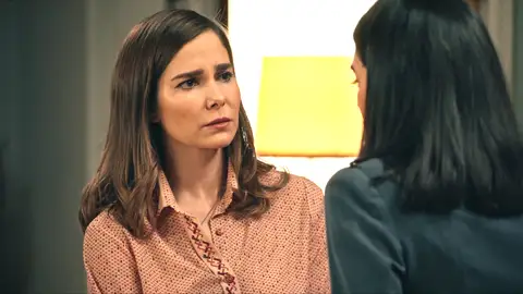 María le pide a Begoña que hable con Andrés para que le ayude a convencerlo y reconozca a su bebé María le pide a Begoña que hable con Andrés para que le ayude a convencerlo y reconozca a su bebé