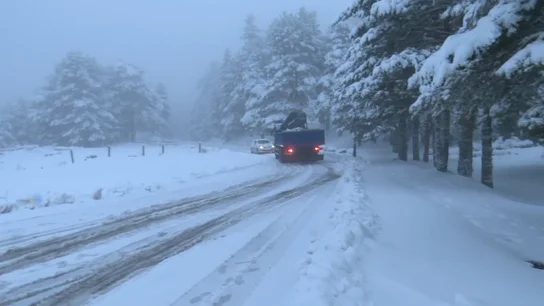 Carretera con nieve Carretera con nieve