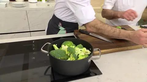 Introduce las hortalizas en la cazuela Introduce las hortalizas en la cazuela