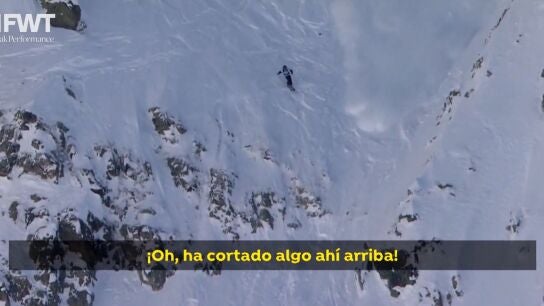 Simon Perraudin es sorprendido por una alud en plena competici&oacute;n 