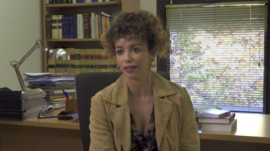 Carol Rovira presenta a Daniela Torres su personaje en Perdiendo el juicio