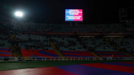 Imagen del estadio de Montjuic tras anunciarse la suspensi&oacute;n del Barcelona - Osasuna de LaLiga