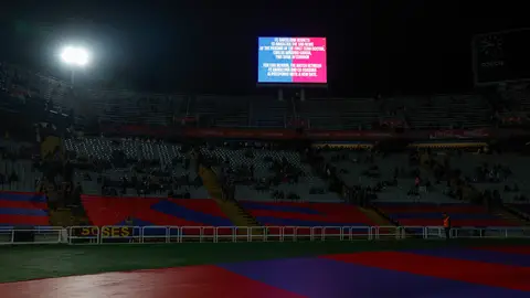Imagen del estadio de Montjuic tras anunciarse la suspensión del Barcelona - Osasuna de LaLiga Imagen del estadio de Montjuic tras anunciarse la suspensión del Barcelona - Osasuna de LaLiga
