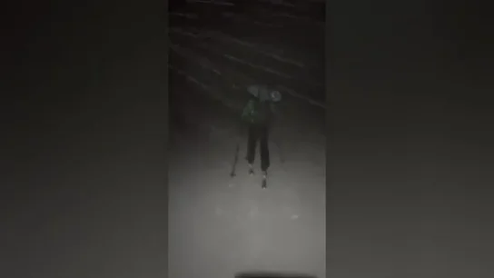 Agentes de la Guardia Civil caminan dos horas sobre la nieve para rescatar a cuatro personas en Ourense Agentes de la Guardia Civil caminan dos horas sobre la nieve para rescatar a cuatro personas en Ourense