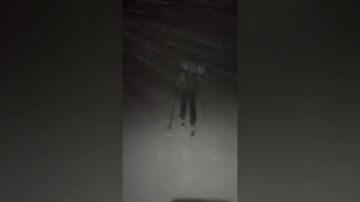 Agentes de la Guardia Civil caminan dos horas sobre la nieve para rescatar a cuatro personas en Ourense