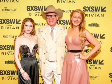 Anna Kendrick, Blake Lively y Paul Feig en el estreno de Otro pequeño favor Anna Kendrick, Blake Lively y Paul Feig en el estreno de Otro pequeño favor