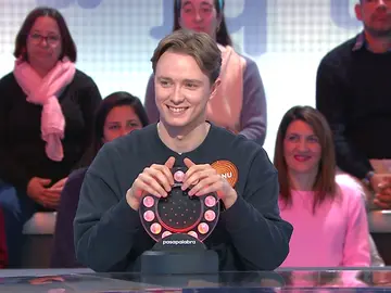 Roberto Leal convierte el duelo musical entre Manu y Rosa… ¡en un acontecimiento internacional! Roberto Leal convierte el duelo musical entre Manu y Rosa… ¡en un acontecimiento internacional!
